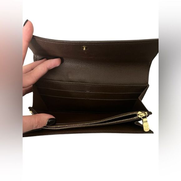 LOUIS VUITTON Damier Ebene Sarah Wallet - Picture 13 of 16